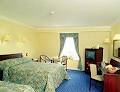 Flannerys Hotel image 3